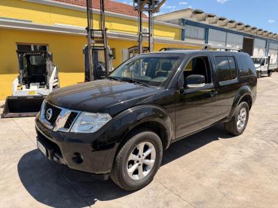 Nissan Pathfinder Photo 1