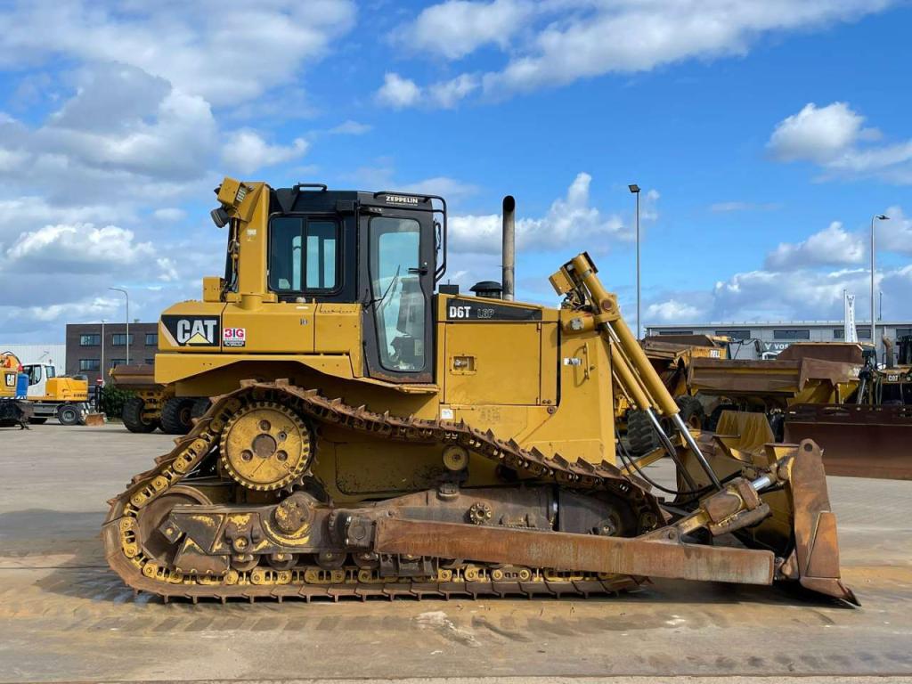 Caterpillar D6TLGP Photo 6