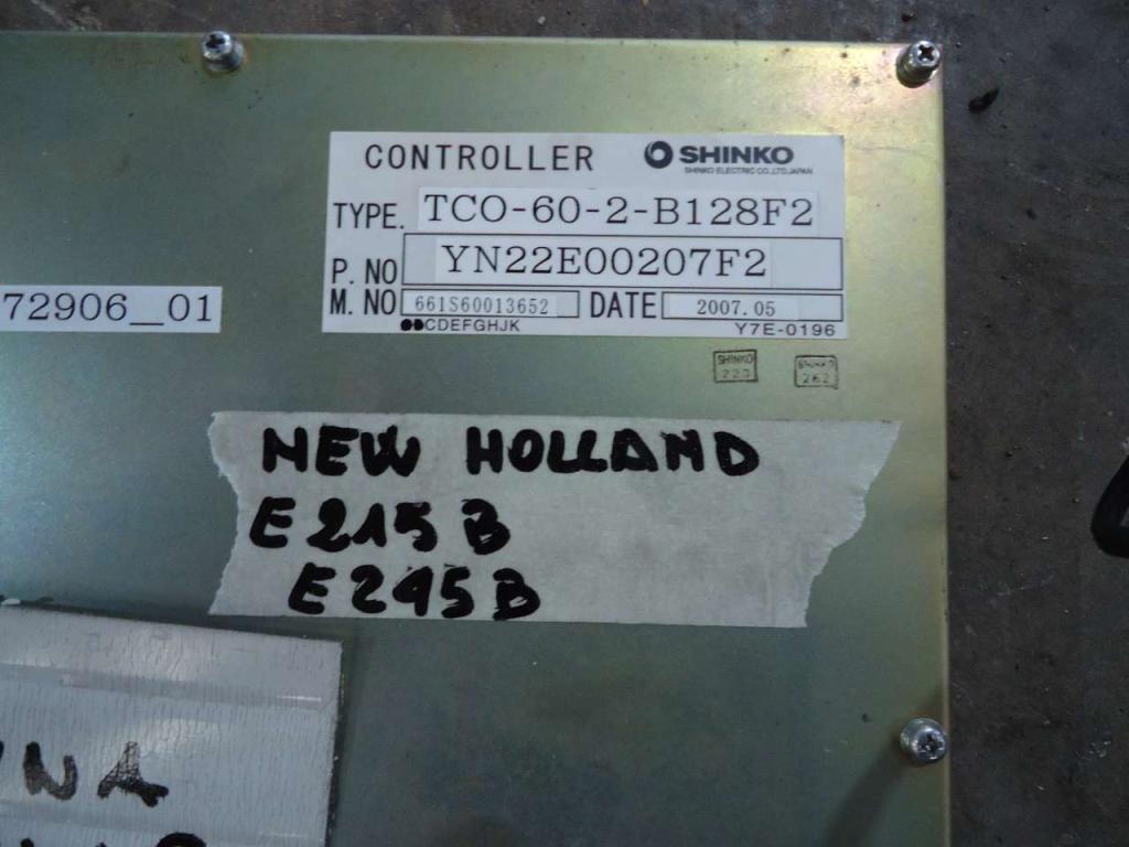 Boîte de jonction pour New Holland E215B - E245B Photo 2