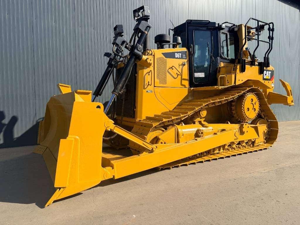Caterpillar D6T XL Photo 19