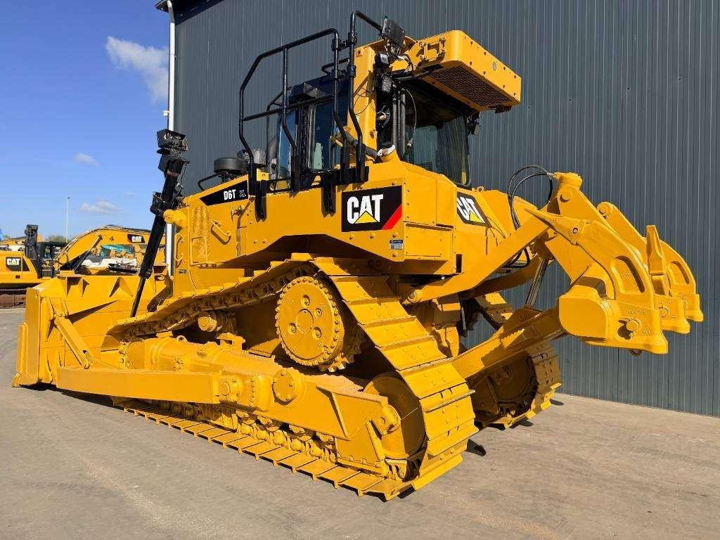 Caterpillar D6T XL Photo 21