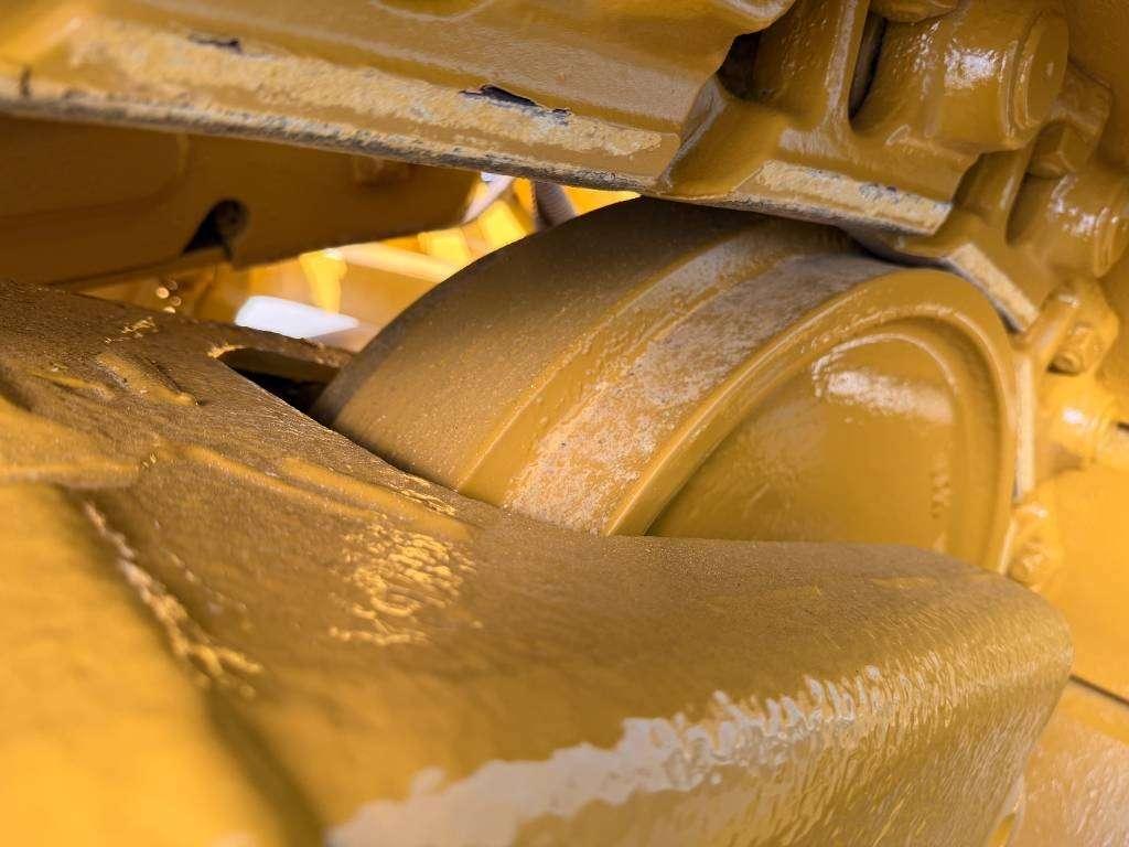 Caterpillar D6T XL Photo 30