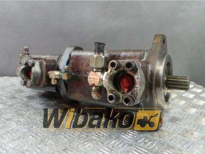 Case Pompe hydraulique pour Case 721B en vente par Wibako