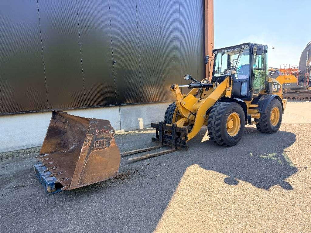 Caterpillar 908M | NEW TYRES Photo 1