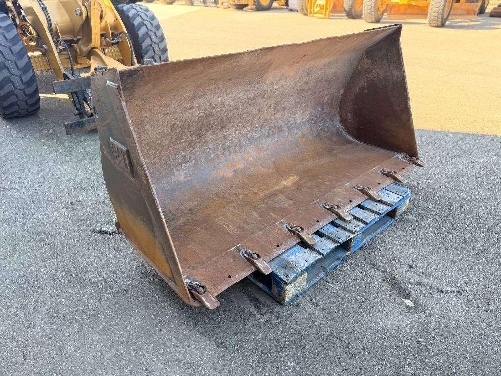 Caterpillar 908M | NEW TYRES Photo 7