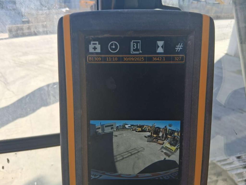 JCB JS 220 Photo 3