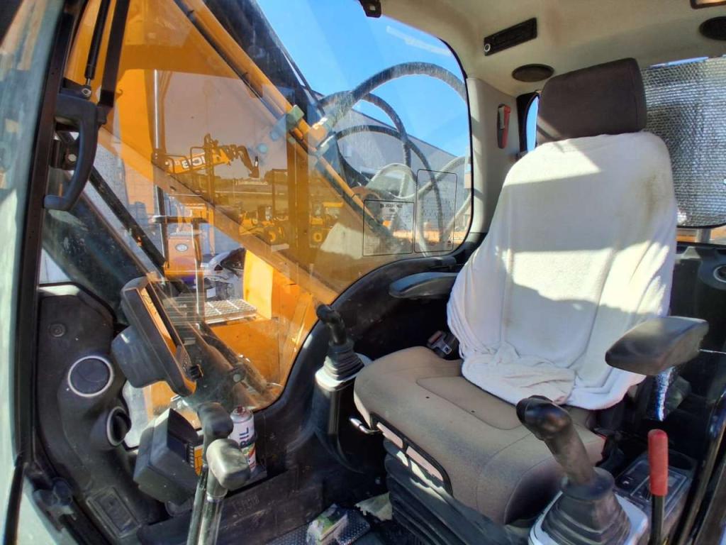 JCB JS 220 Photo 5