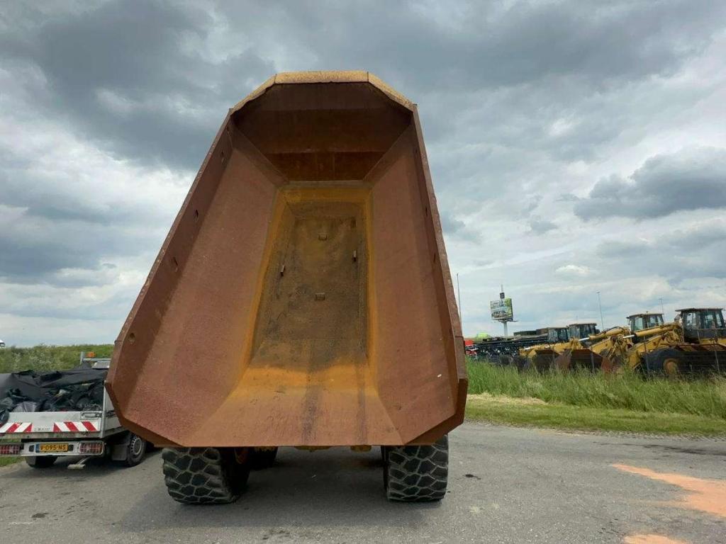 Caterpillar 740B Photo 9