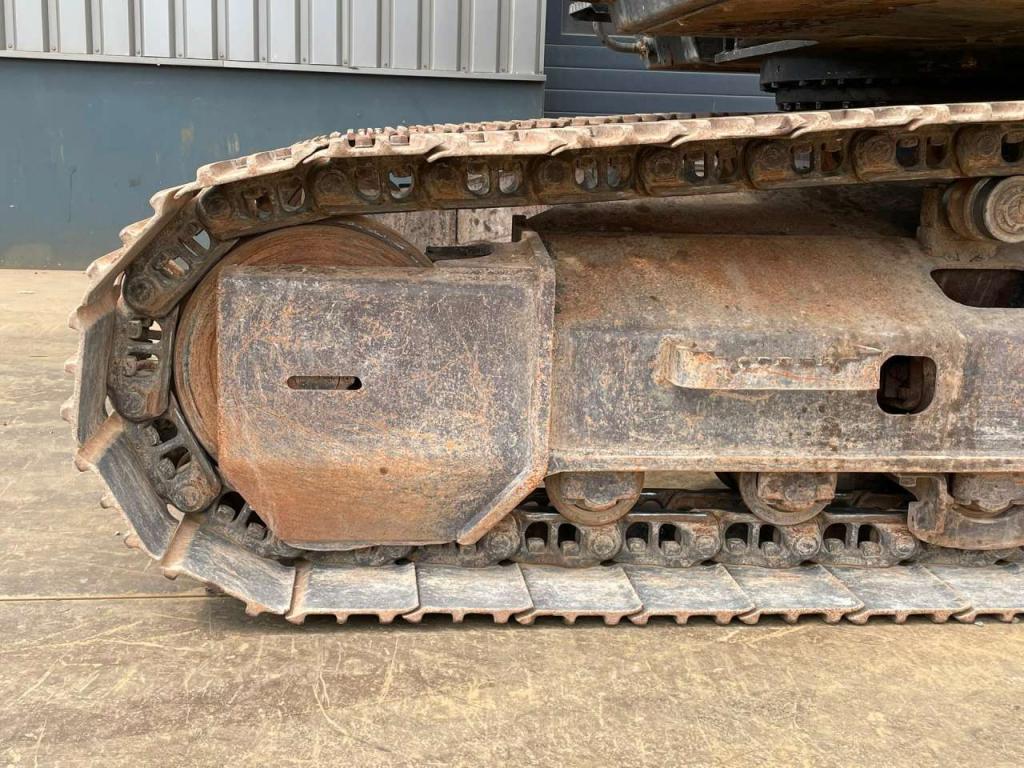 Hitachi ZX210LC-6 Photo 11