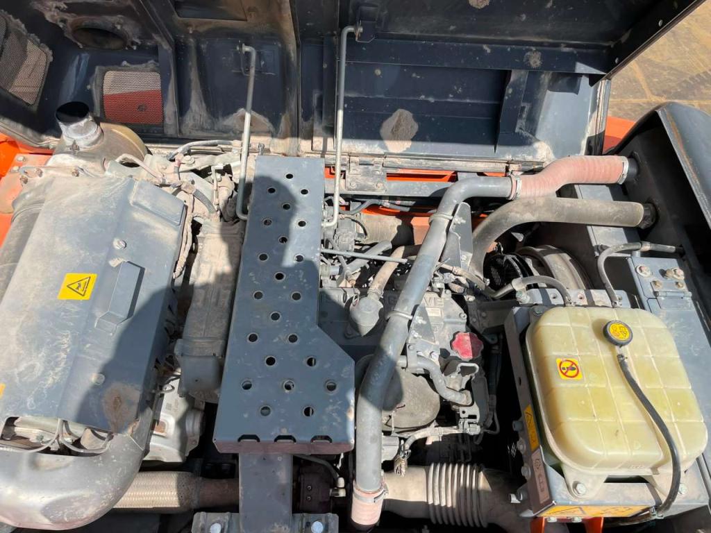 Hitachi ZX210LC-6 Photo 26
