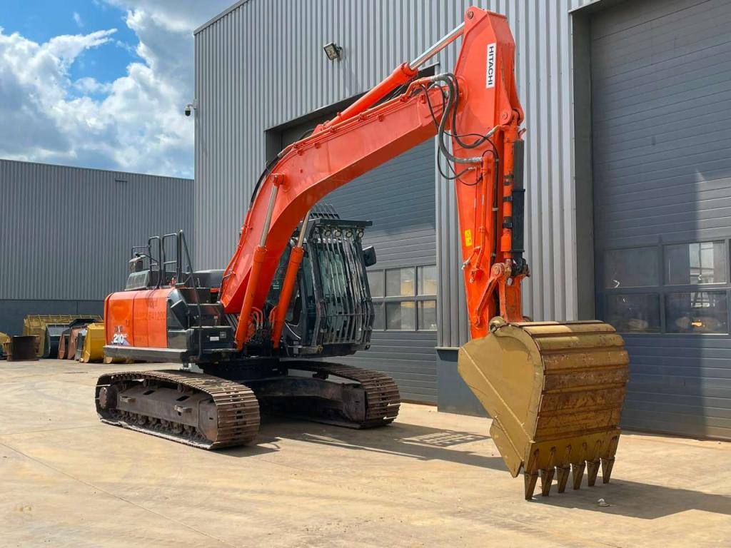 Hitachi ZX210LC-6 Photo 7