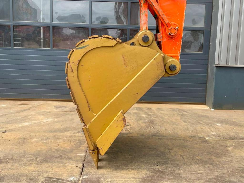 Hitachi ZX210LC-6 Photo 9