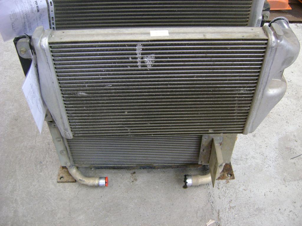 Radiateur pour New Holland E 165 Photo 1