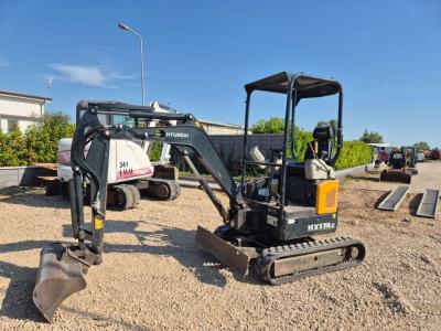 Hyundai HX17AZ Photo 1