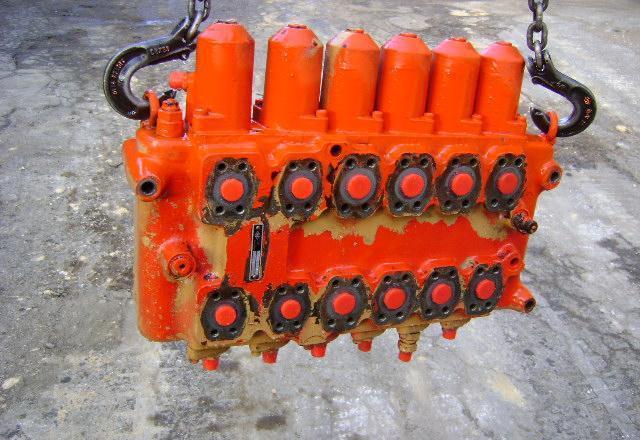 Distributeur hydraulique pour O&K (Orenstein & Koppel) City Photo 1