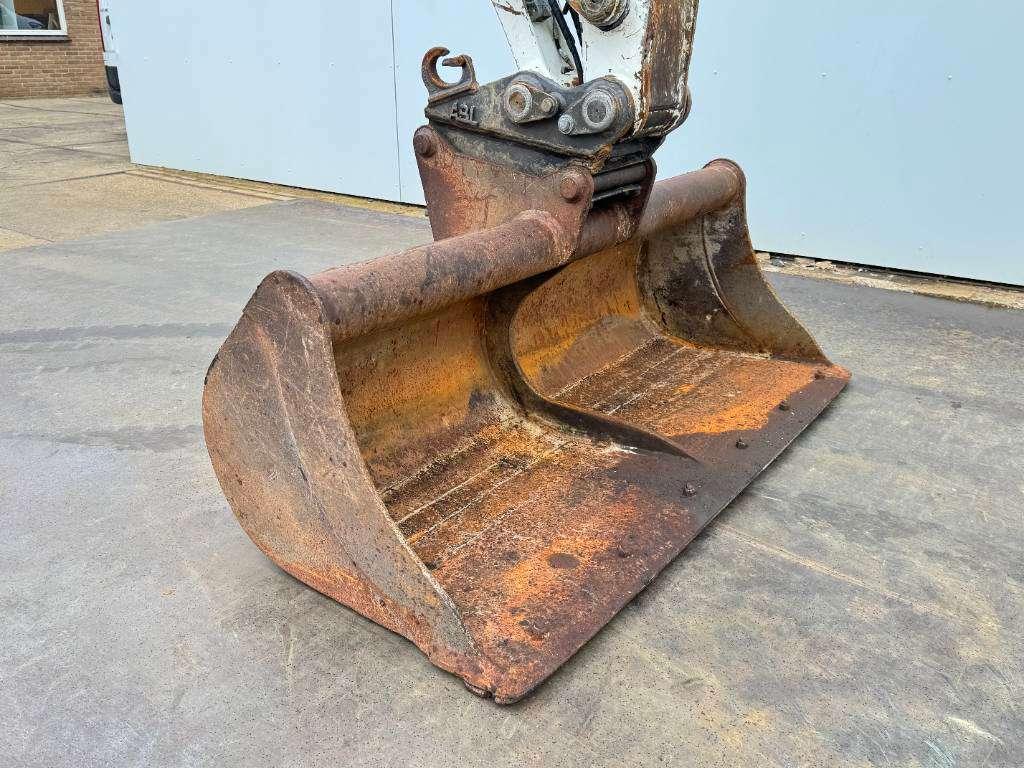 Mecalac 10MCR - Many extra attachments! Auto Lube Photo 20