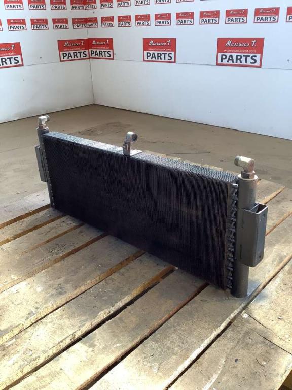 Refroidisseur d'huile hydraulique pour Caterpillar 924G Photo 2
