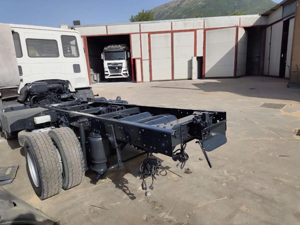 Iveco EUROCARGO CUBE 80E22P Photo 12