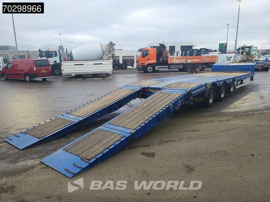 Broshuis 3ASD-18-30/0 Lift + Steering Axle Hydraulic Ramps Photo 8