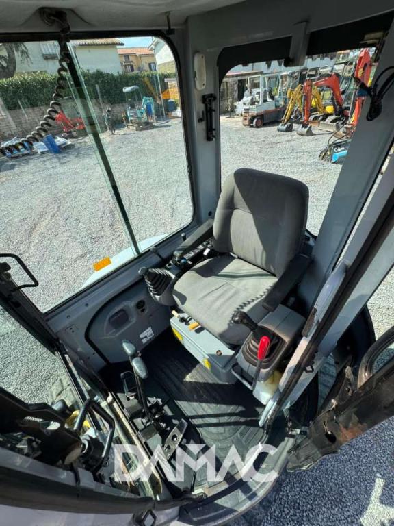 New Holland E35.2SR Photo 8