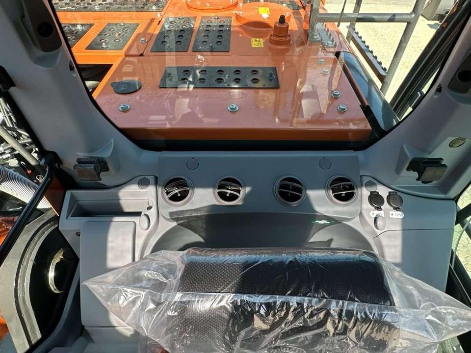 Hitachi ZX530LCH-7 Photo 12