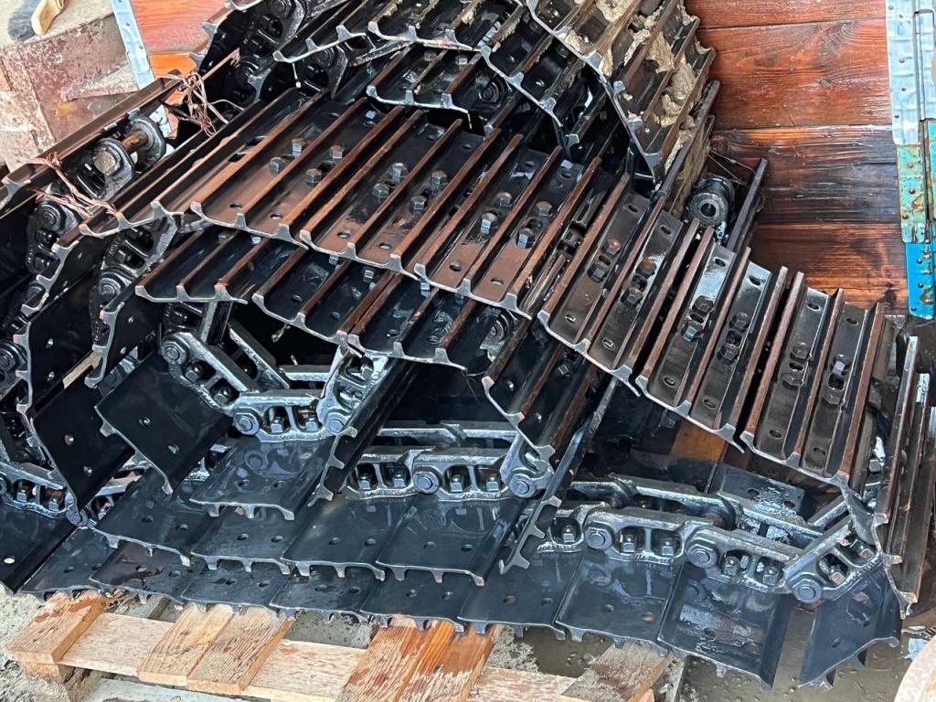 Chaînes pour Komatsu PC88MR-6 Photo 1