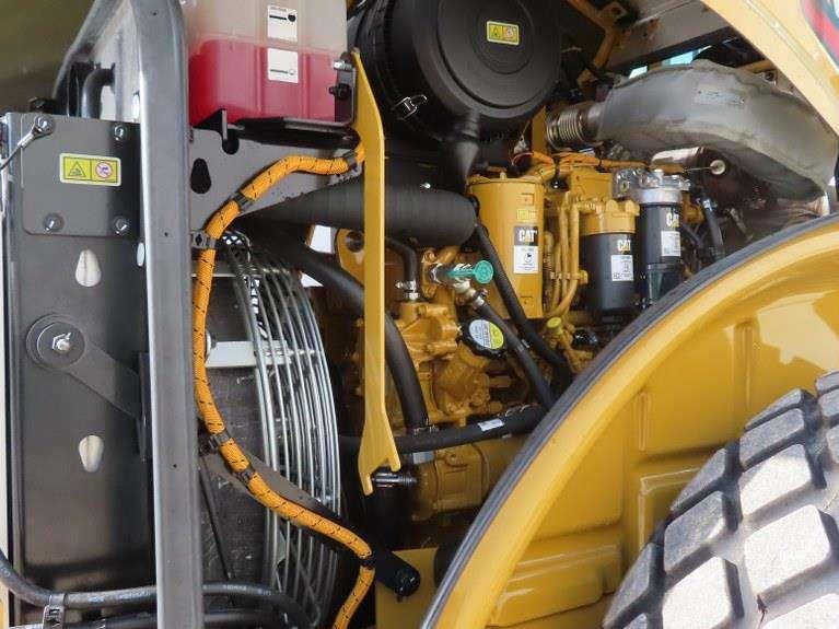 Caterpillar CS12 Photo 11