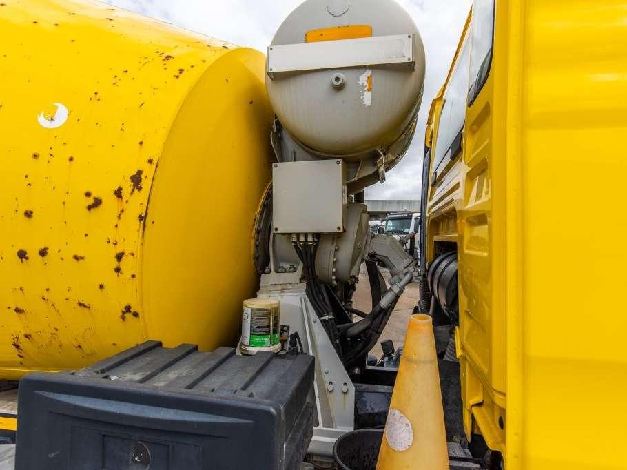 Man TGS 37.360 BB - LIEBHERR 10M3 Photo 11