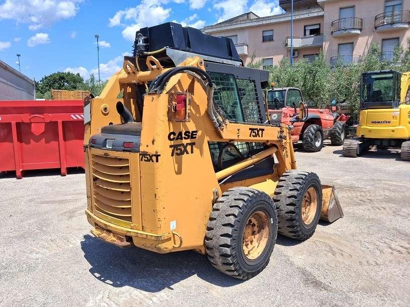 Case 75XT Photo 2