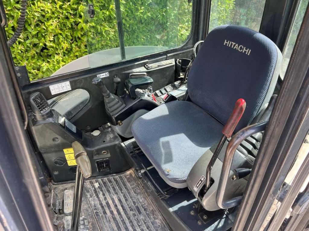 Hitachi ZX40U-2CLR Photo 6