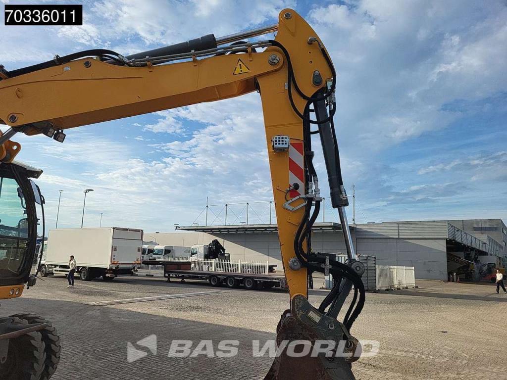 Liebherr A918 Photo 11