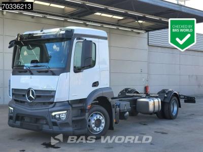 Mercedes-Benz Actros 1835 4X2 NEW chassis 5200mm wheelbase Full Air suspension Automatic Euro 6 en vente par BAS World B.V.