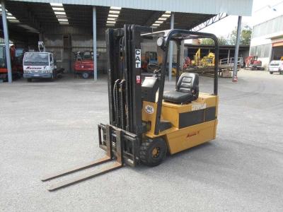 Caterpillar F35 en vente par Massucco T. Srl