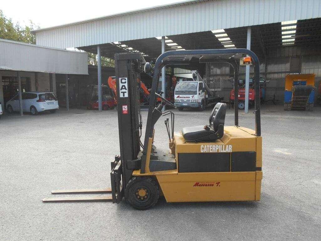 Caterpillar F35 Photo 2