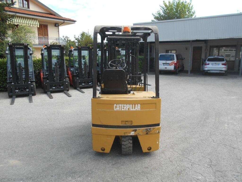 Caterpillar F35 Photo 8