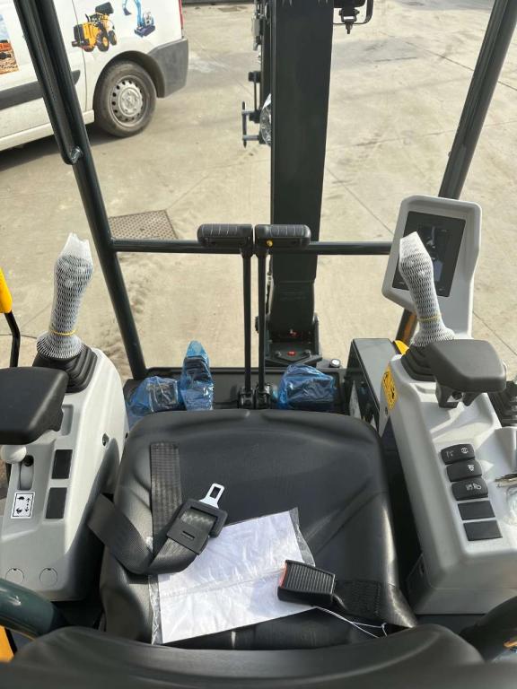 Hyundai HX17A Photo 5