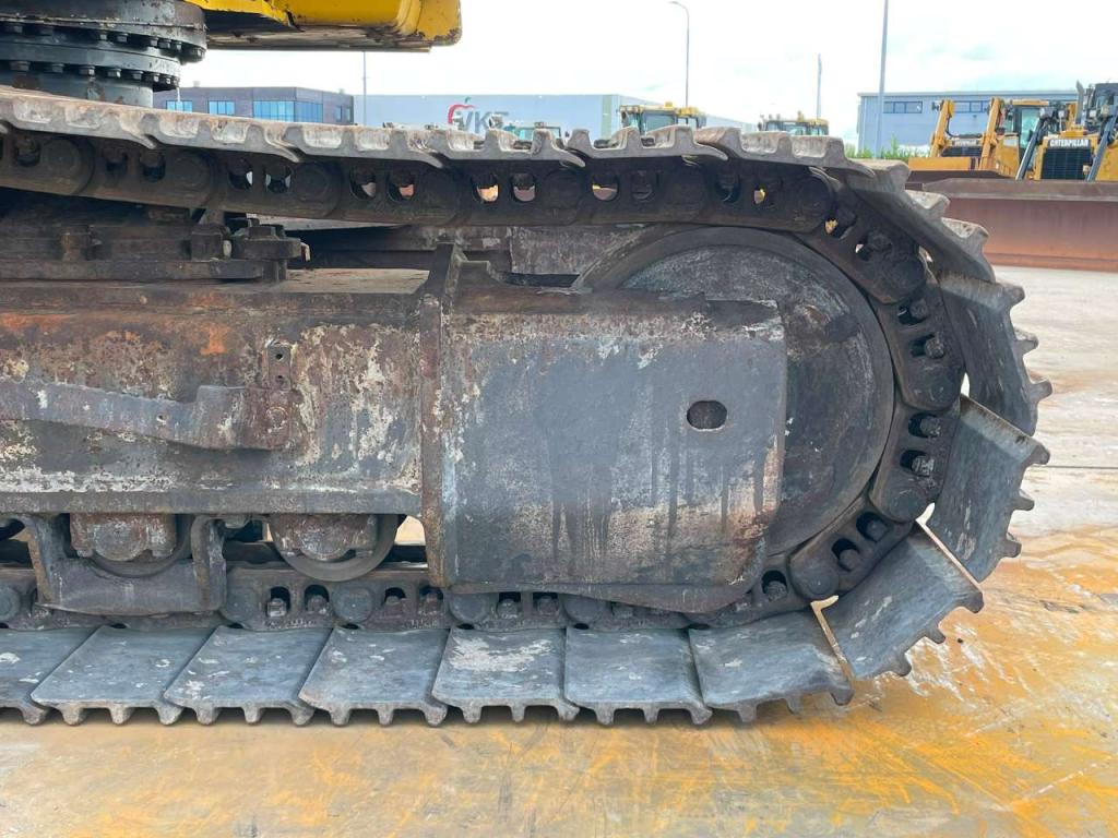 Komatsu PC490LC-11E0 Photo 17