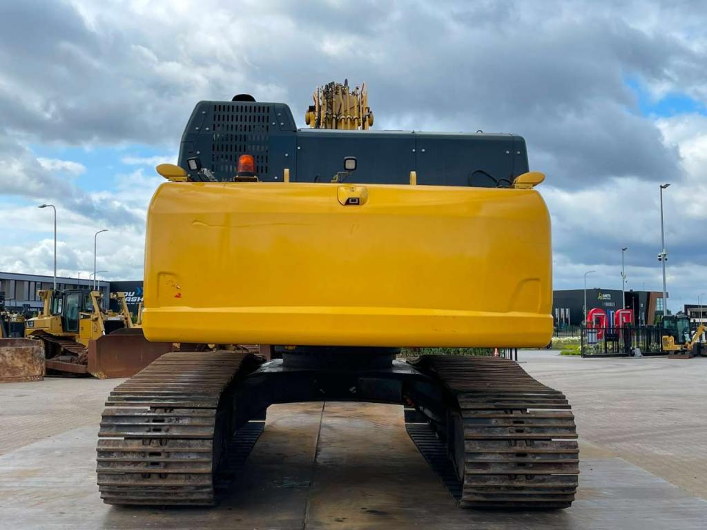 Komatsu PC490LC-11E0 Photo 4