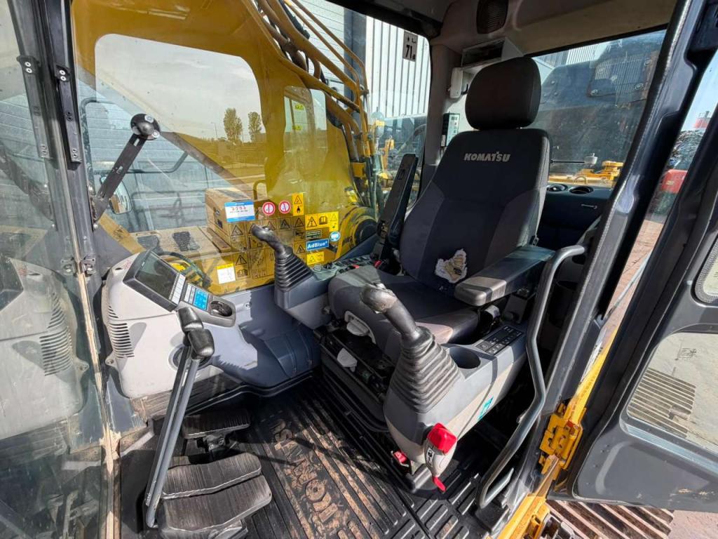Komatsu PC490LCD-11 Photo 21