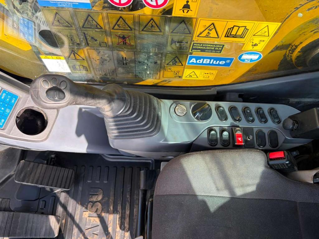 Komatsu PC490LCD-11 Photo 23