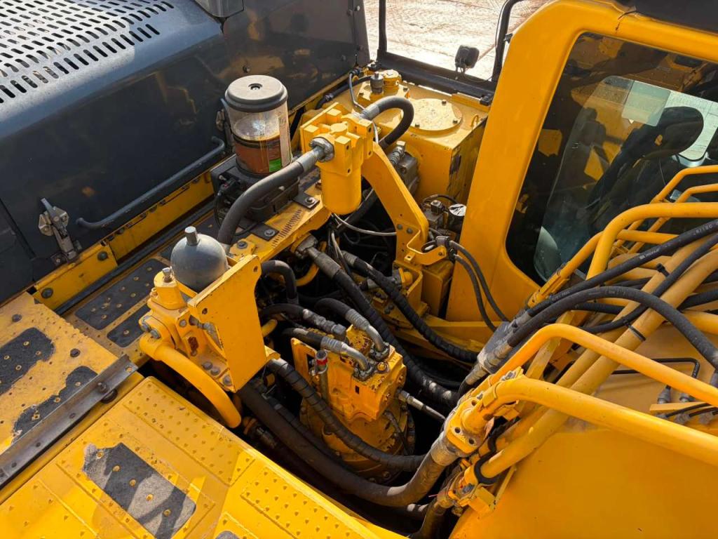 Komatsu PC490LCD-11 Photo 27