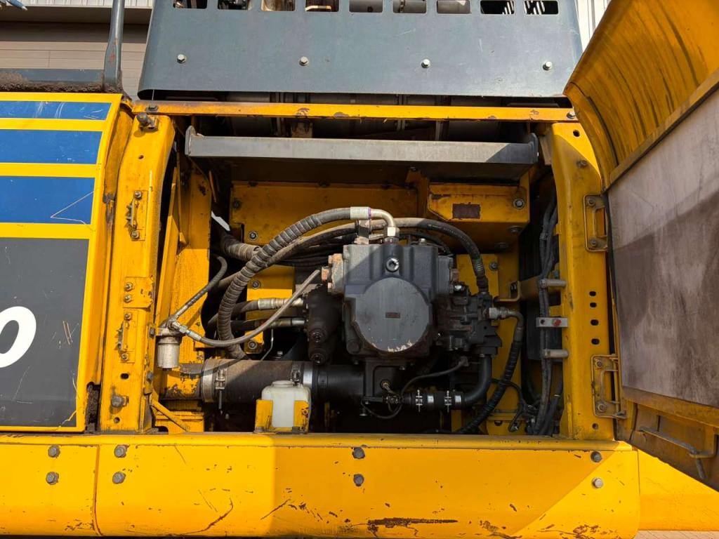 Komatsu PC490LCD-11 Photo 30