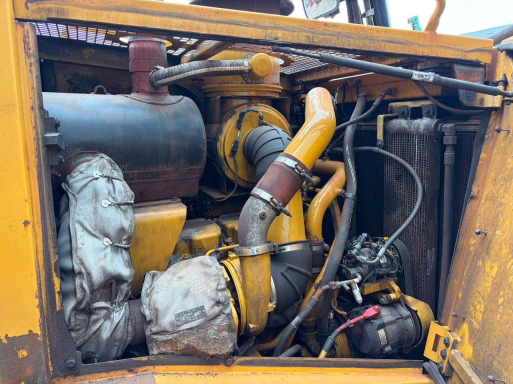 Caterpillar D8T Photo 28