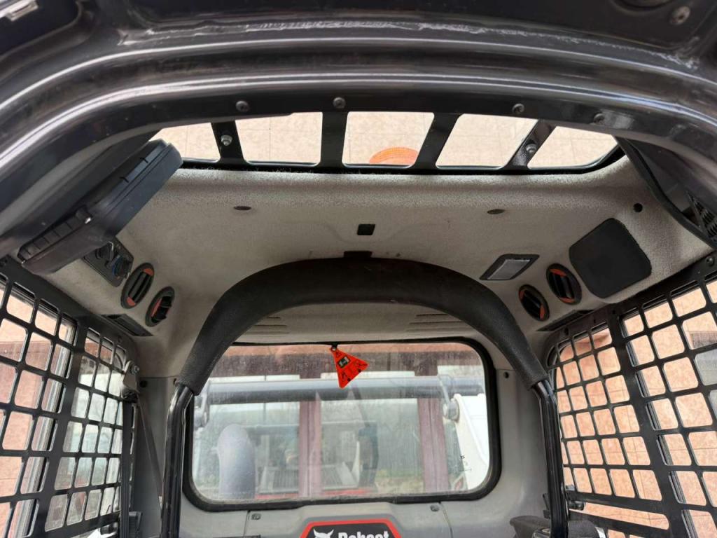 Bobcat S76 Photo 2
