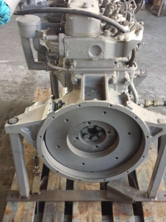 Isuzu 6BG1 Photo 1