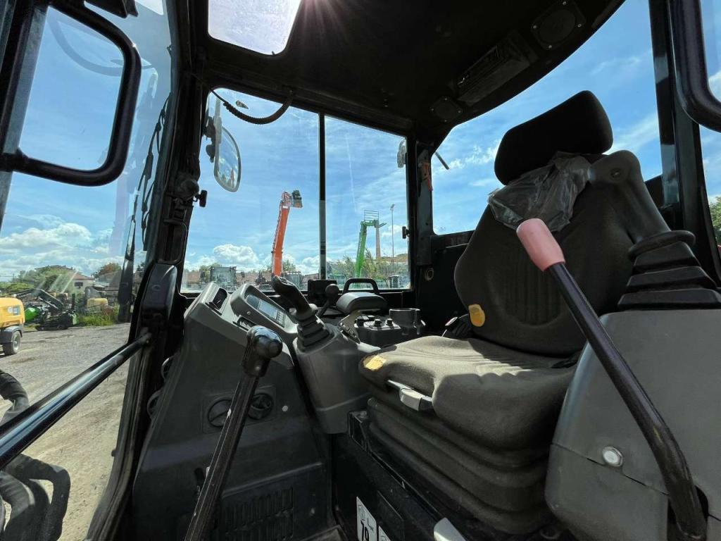 Yanmar VIO 57-6 Photo 12