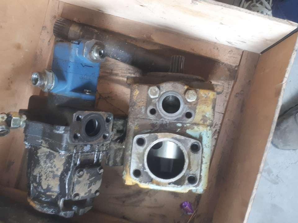 Pompe hydraulique pour Volvo L150 Photo 1