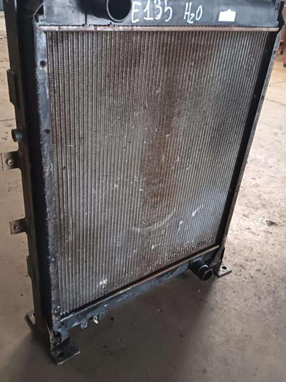 Radiateur eau pour Fiat Kobelco E 135 Photo 1