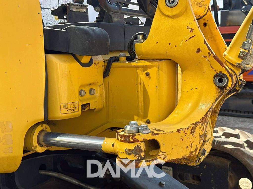 Komatsu PC26MR-3 Photo 12