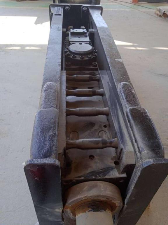 Caterpillar H180GC (2pcs available for sale at Abu Dhabi) Photo 4